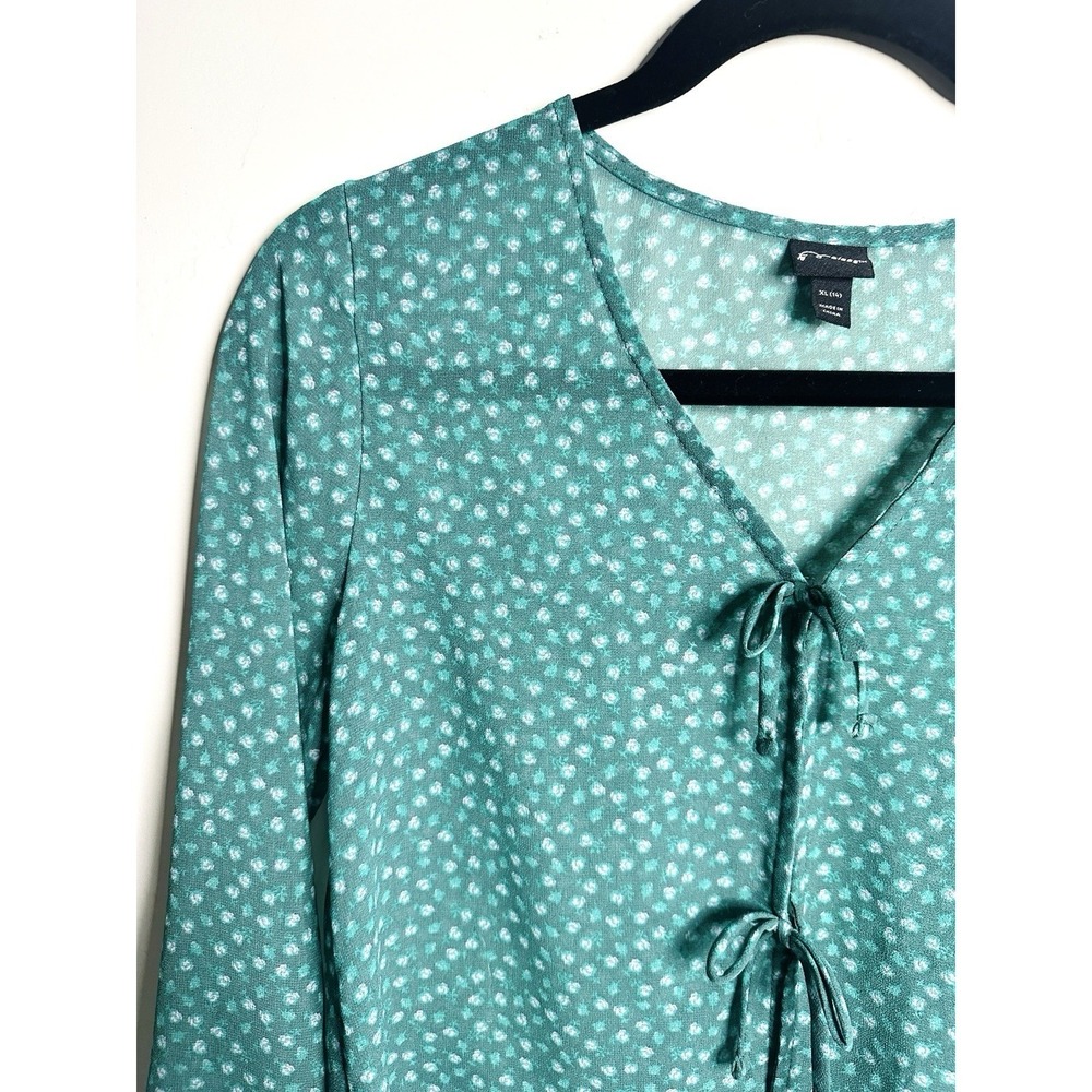 Art Class Girls XL 14 Green Floral Tie Front Blouse Long Sleeve Bell Cuff Spring - Picture 3 of 10